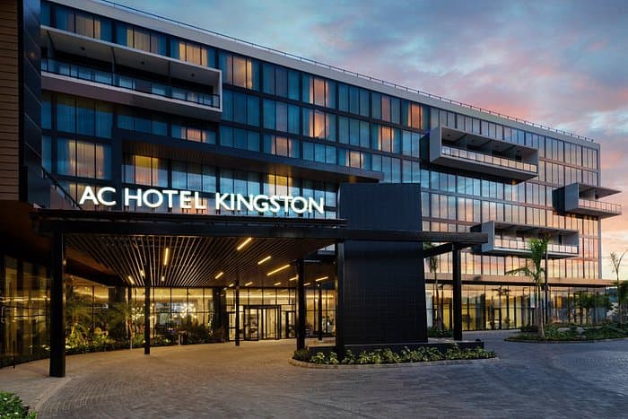 Best Places to Meet Rich Single Men in Kingston