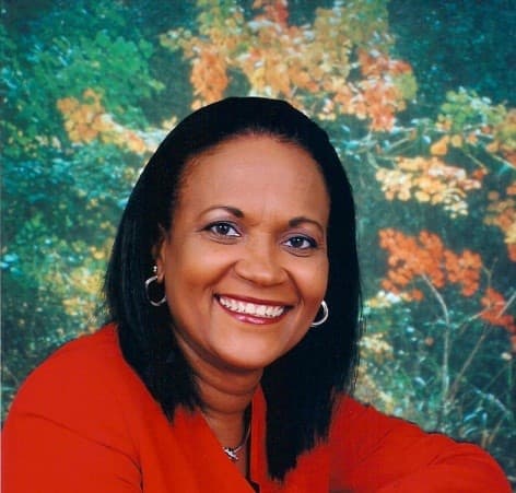 Dr. Charlotte Bedasse
