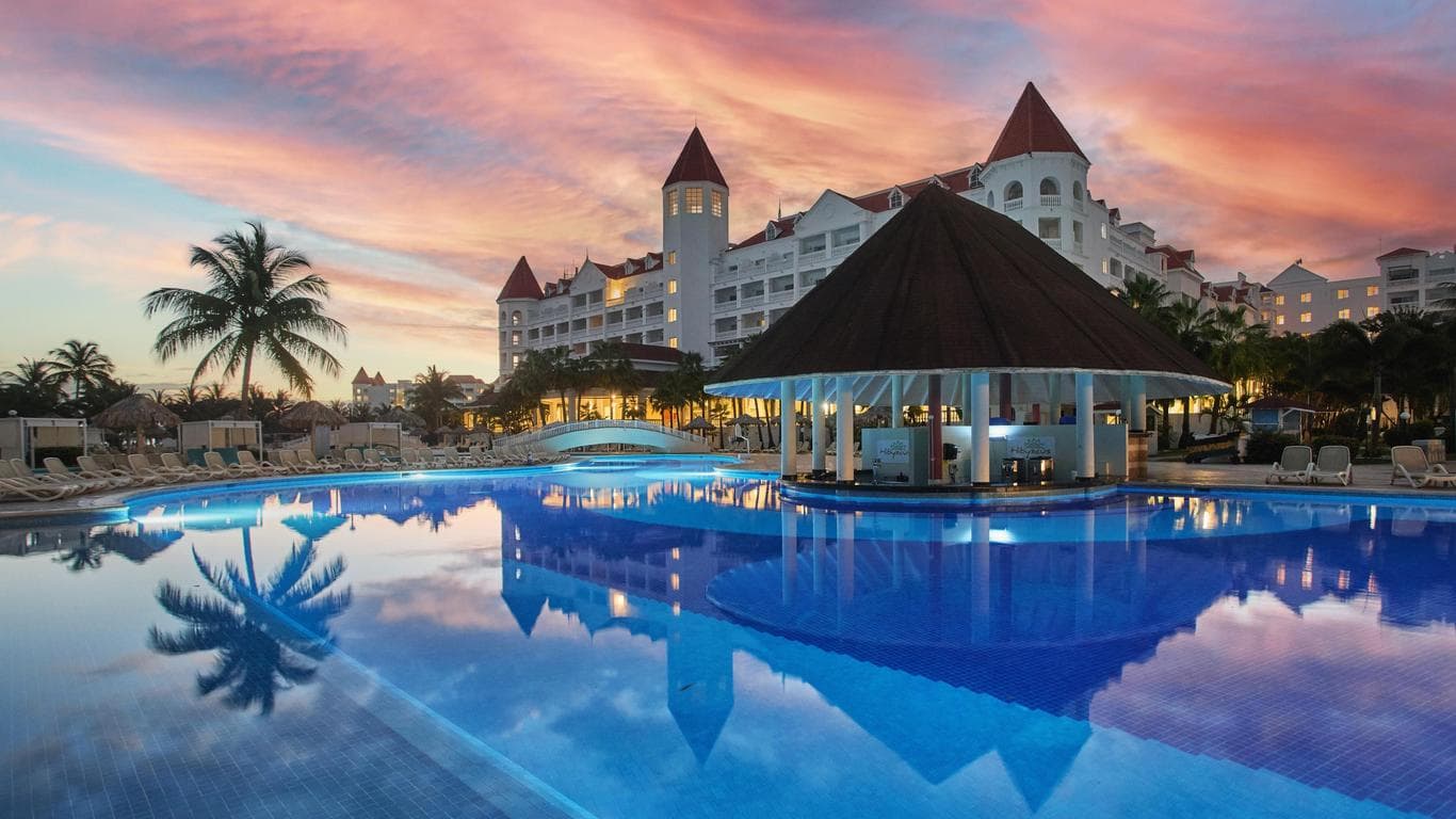 Hurricane Melissa forces Bahia Principe Grand Jamaica to remain closed until December 2026