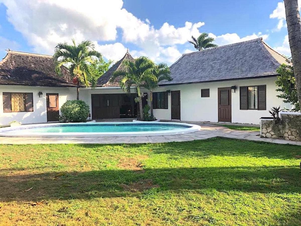 Reef Winds Villa